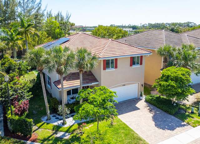 Property at 4725 Foxtail Palm Ct, Greenacres, FL 33463, 4 beds, 2.5 baths