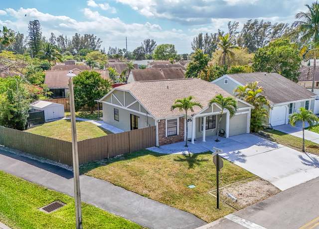 Property at 11120 N Terradas Ln, Boca Raton, FL 33428, 3 beds, 2 baths