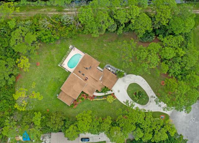 Property at 17520 Bridle Ct NW, Jupiter, FL 33478, 5 beds, 2.5 baths