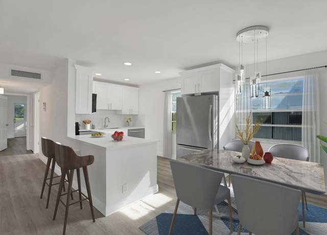 Property at 710 Burgundy O, Delray Beach, FL 33484, 2 beds, 2 baths