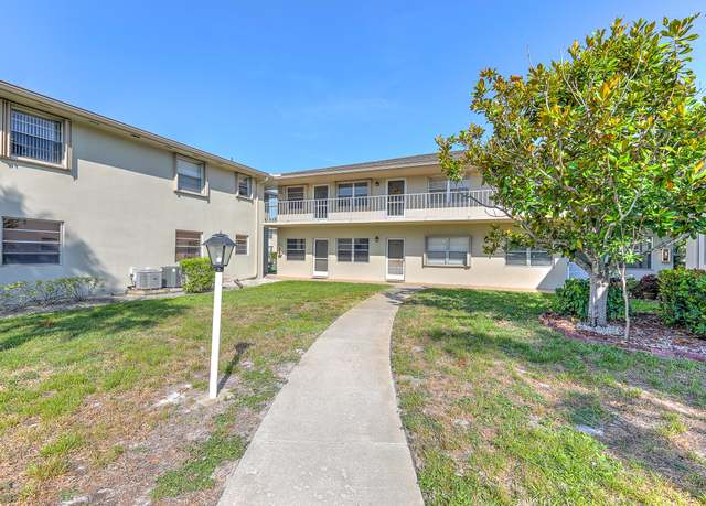 Property at 25 Lake Vista Trl #203, Port Saint Lucie, FL 34952, 1 bed, 1.5 baths