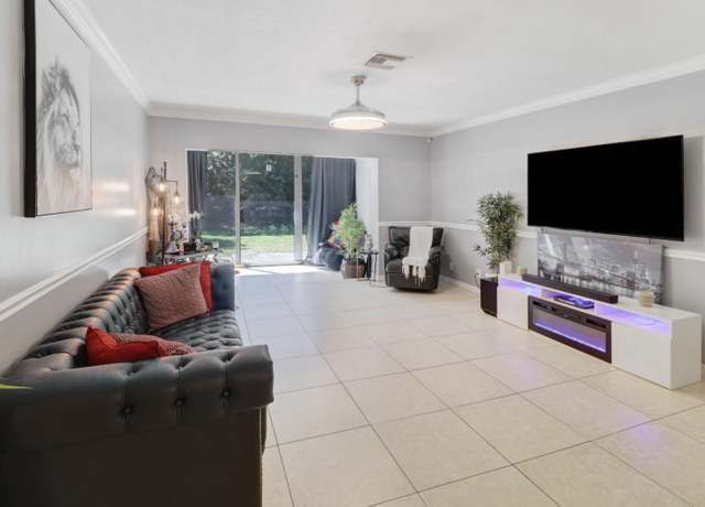 Property at 1904 Palmland Dr #3, Boynton Beach, FL 33436, 3 beds, 2 baths