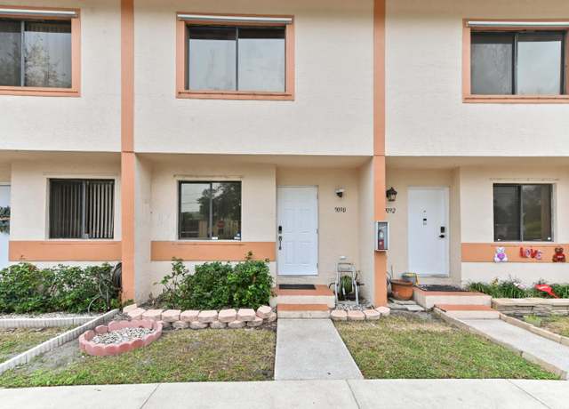 Property at 9090 NW 40th St #3, Coral Springs, FL 33065, 2 beds, 2.5 baths