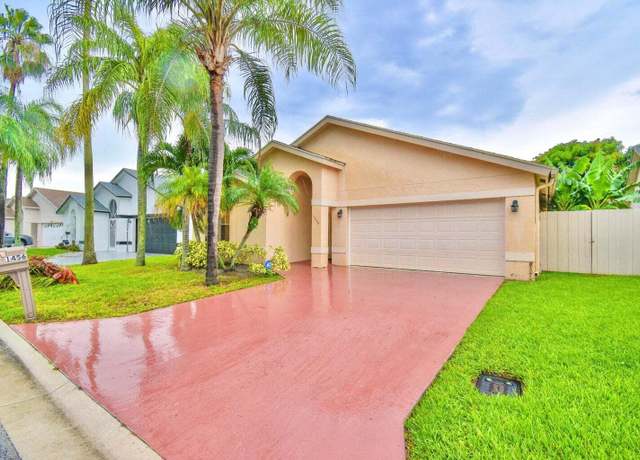 Property at 1456 Waterway Cove Dr, Wellington, FL 33414, 3 beds, 2 baths