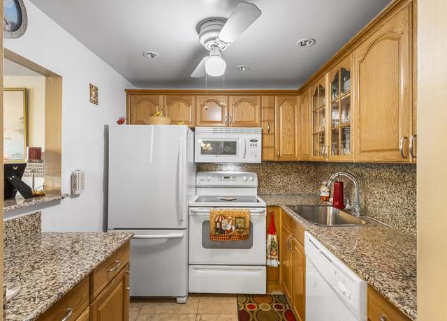 Property at 124 Southampton B, West Palm Beach, FL 33417, 1 bed, 1.5 baths