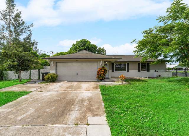 Property at 480 SW Lakehurst Dr, Port Saint Lucie, FL 34983, 3 beds, 2 baths