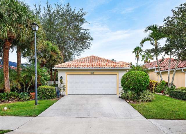 Property at 2053 Valencia Dr, Delray Beach, FL 33445, 3 beds, 2 baths