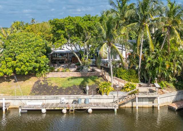 Property at 300 Arlington Rd, West Palm Beach, FL 33405, 3 beds, 2 baths