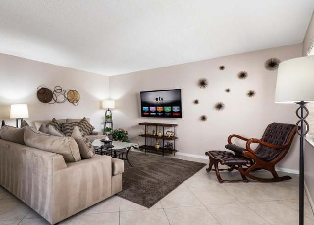 Property at 900 Flanders S, Delray Beach, FL 33484, 2 beds, 2 baths