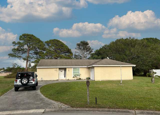Property at 1997 SE Burgundy Ln, Port Saint Lucie, FL 34952, 3 beds, 2 baths