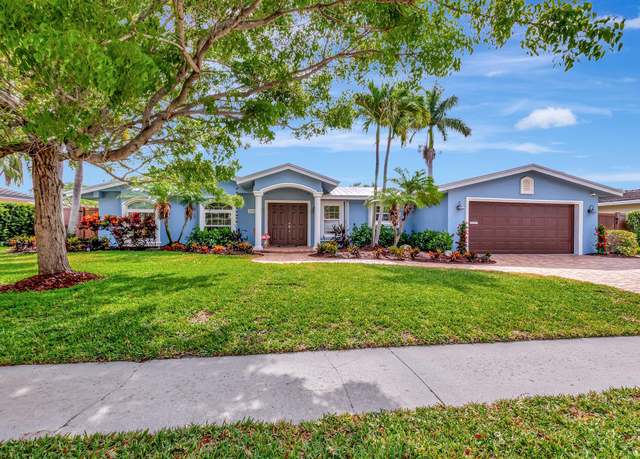 Property at 166 SW 8th Ave, Boca Raton, FL 33486, 4 beds, 2.5 baths