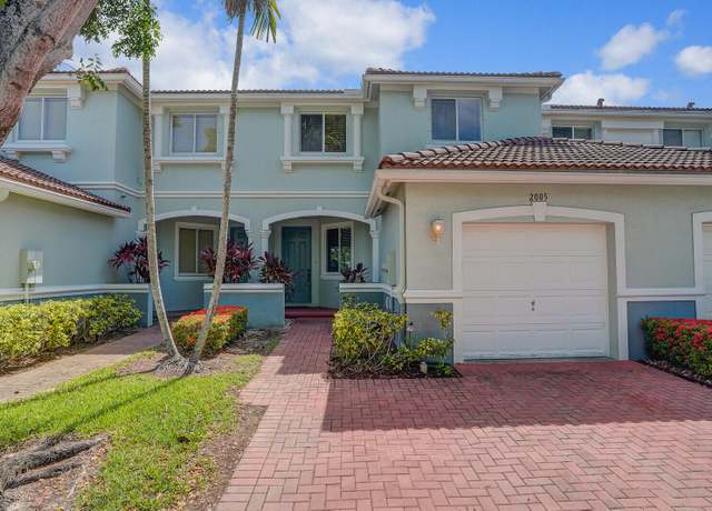 Property at 2005 Oakhurst Way, Riviera Beach, FL 33404, 3 beds, 2.5 baths