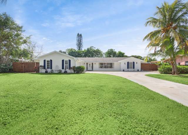 Property at 339 Country Club Dr, Tequesta, FL 33469, 4 beds, 2 baths