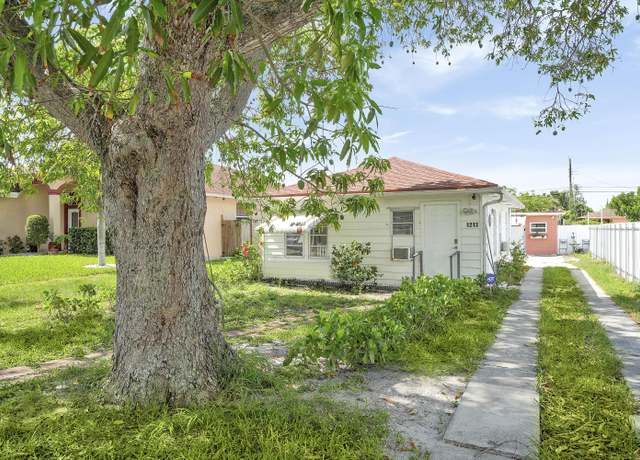 Property at 1215 18th Ave N, Lake Worth Beach, FL 33460, 5 beds, 2 baths