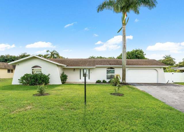 Property at 79 W Palm Ave, Lake Worth, FL 33467, 3 beds, 2 baths