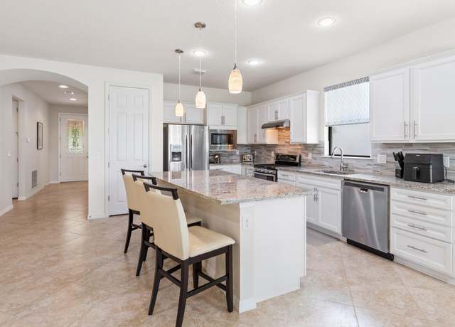 Property at 649 SE Monteiro Dr, Port Saint Lucie, FL 34984, 2 beds, 2 baths