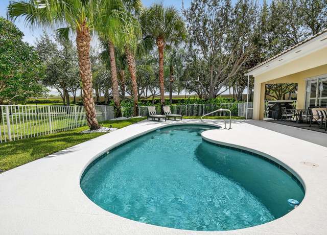Property at 8015 Laborie Ln, Wellington, FL 33414, 3 beds, 3 baths