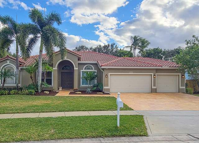 Property at 9250 Olmstead Dr, Lake Worth, FL 33467, 4 beds, 3 baths