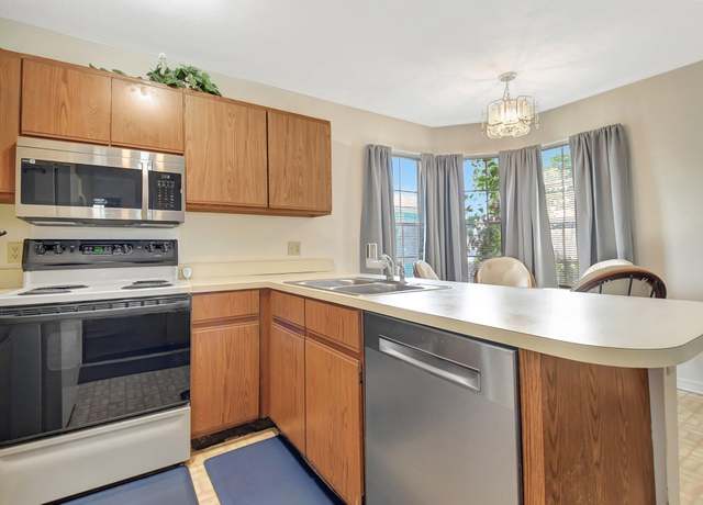 Property at 1412 Blue Clover Ln, West Palm Beach, FL 33415, 3 beds, 2.5 baths