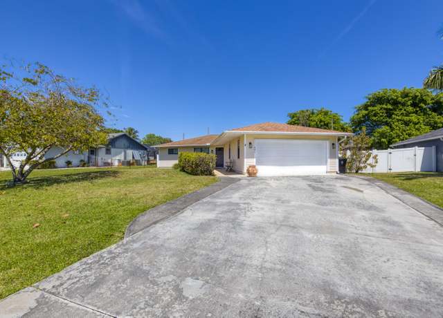 Property at 661 SE Sweetbay Ave Ave, Port Saint Lucie, FL 34983, 3 beds, 2 baths