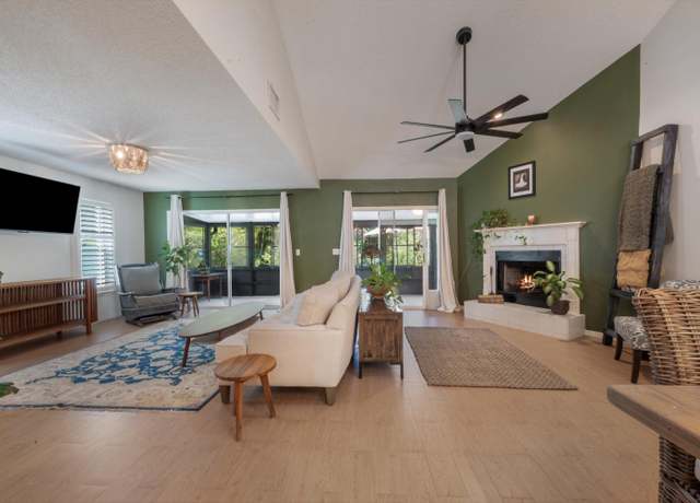 Property at 911 NE Sandalwood Pl, Jensen Beach, FL 34957, 2 beds, 2 baths