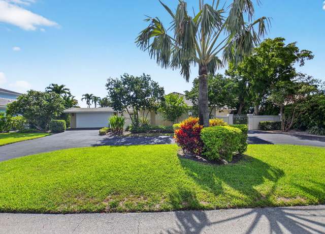 Property at 11814 N Lake Dr, Boynton Beach, FL 33436, 4 beds, 3 baths