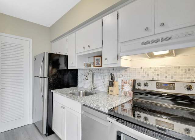 Property at 2131 NE 42nd Ct Unit 107e, Lighthouse Point, FL 33064, 1 bed, 1 bath