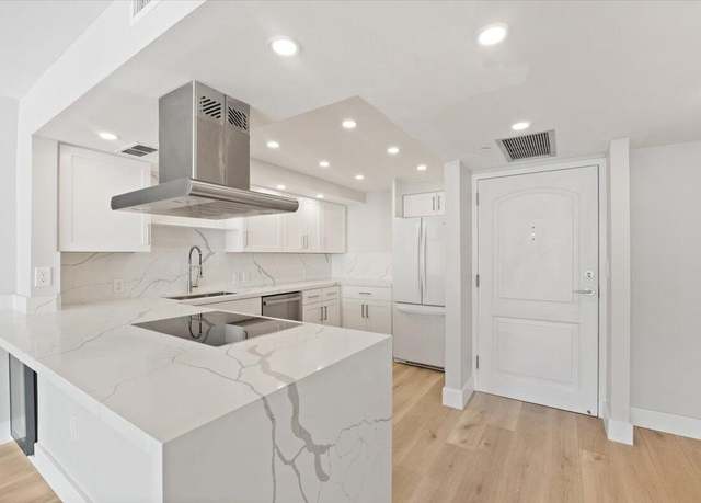 Property at 3675 N Country Club Dr #1709, Aventura, FL 33180, 2 beds, 2 baths