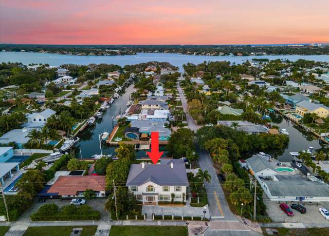 Property at 401 Center St, Jupiter, FL 33458, 6 beds, 4.5 baths