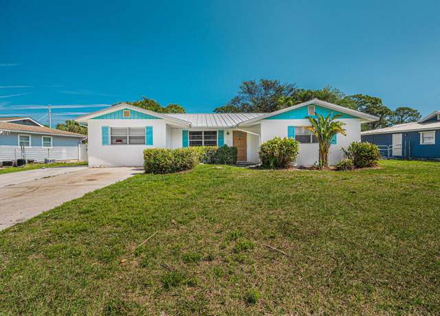 Property at 4808 Sunset Blvd, Fort Pierce, FL 34982, 3 beds, 2 baths