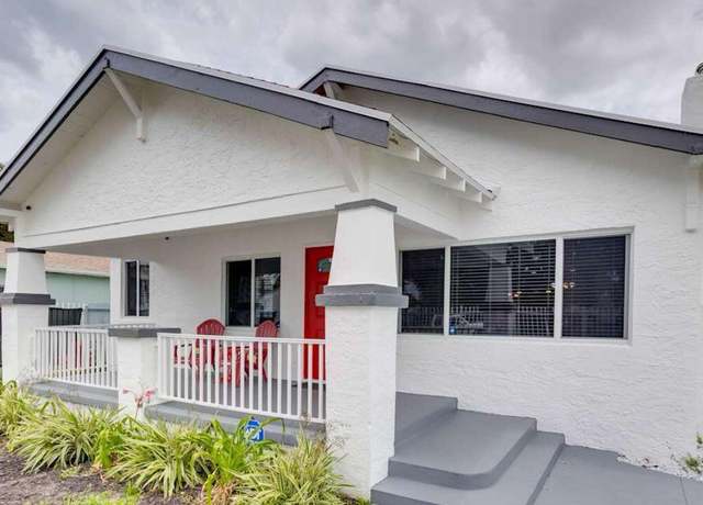 Property at 1022 State St, West Palm Beach, FL 33407, 4 beds, 2 baths