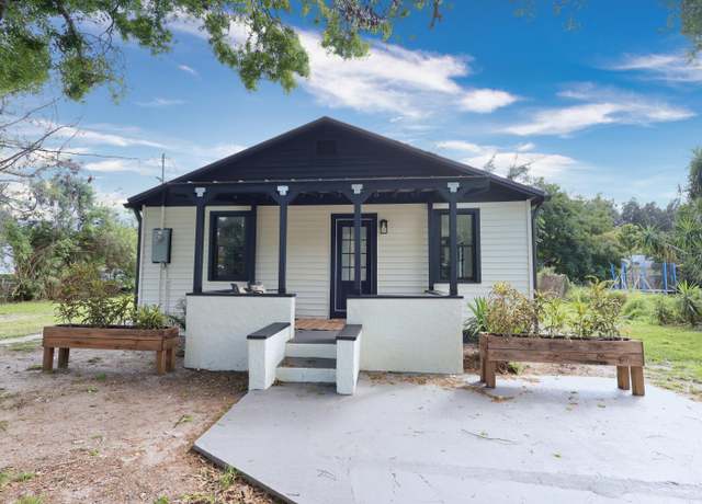 Property at 3303 Avenue F, Fort Pierce, FL 34947, 2 beds, 1 bath