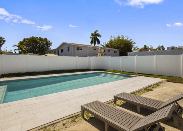 Property at 1640 Washinghton St, Hollywood, FL 33020, 5 beds, 4 baths