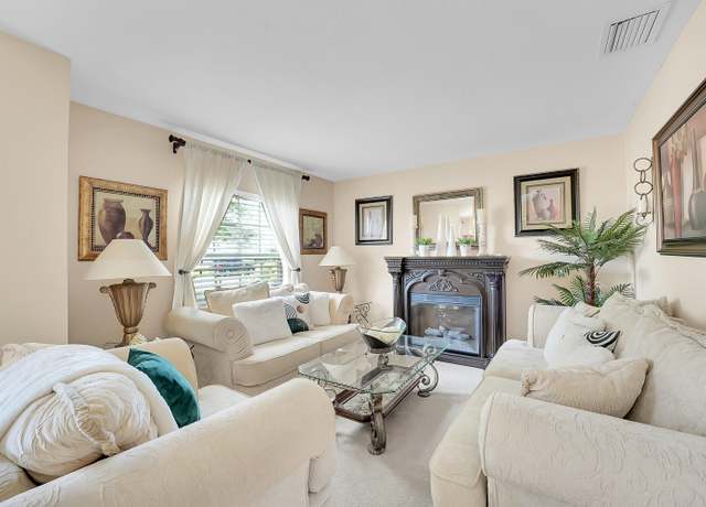 Property at 6690 NW Pinson Ct, Port Saint Lucie, FL 34986, 4 beds, 2 baths