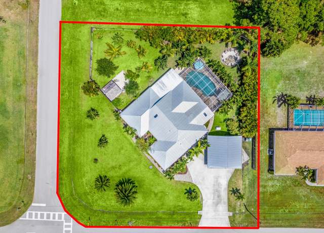 Property at 2301 SE Gowin Dr, Port Saint Lucie, FL 34952, 4 beds, 2.5 baths
