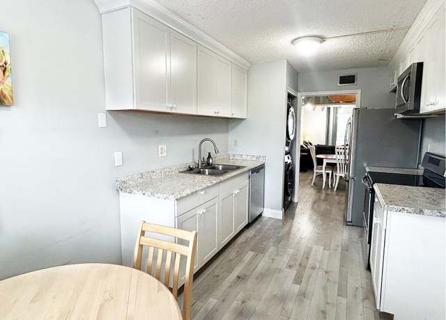 Property at 3326 Arcara Way #310, Lake Worth, FL 33467, 2 beds, 2 baths