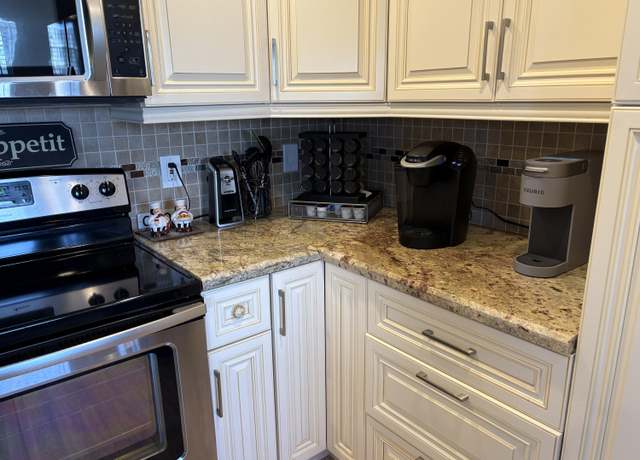 Property at 2024 Rexford B Unit 2024 B, Boca Raton, FL 33434, 2 beds, 2 baths