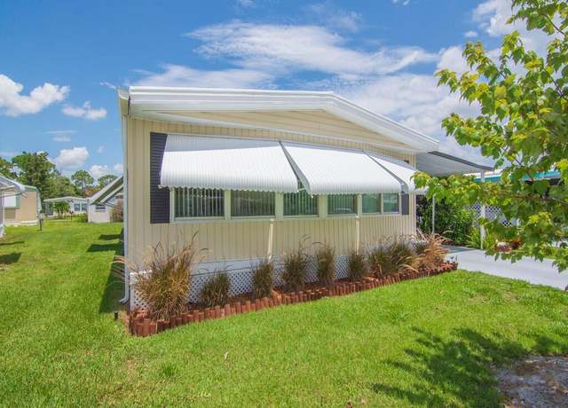 Property at 125 La Vaughn Cir, Jensen Beach, FL 34957, 2 beds, 2 baths