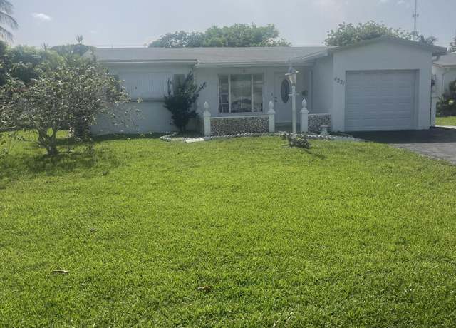 Property at 4221 NW 51st Ave, Lauderdale Lakes, FL 33319, 2 beds, 2 baths