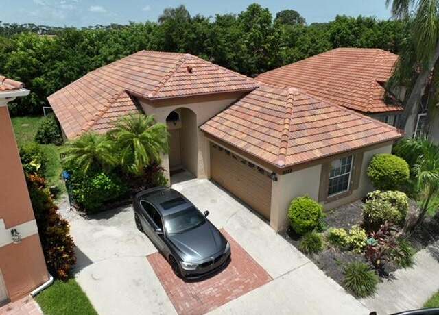 Property at 2022 Bonisle Cir, Riviera Beach, FL 33418, 3 beds, 2 baths