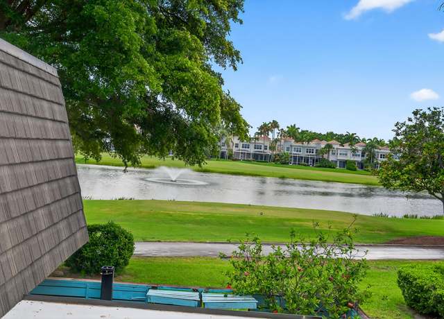 Property at 1508 15th Ter, Palm Beach Gardens, FL 33418, 2 beds, 2.5 baths