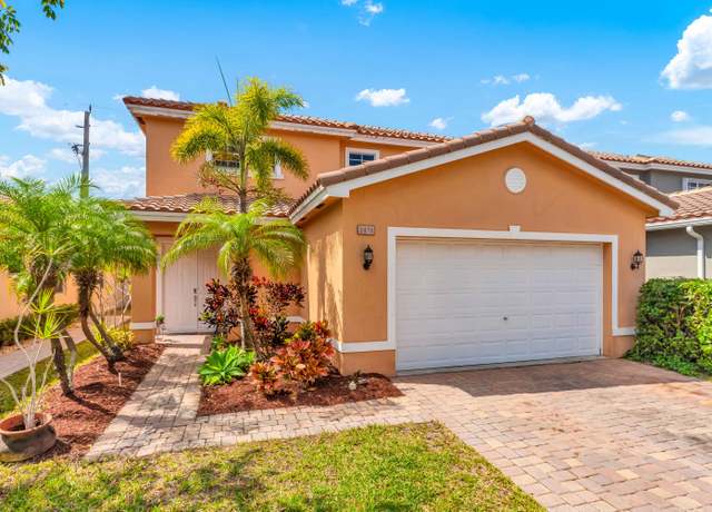 Property at 2478 SW Liberty St, Palm City, FL 34990, 3 beds, 2.5 baths