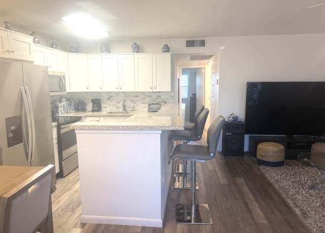 Property at 209 Brighton E, Boca Raton, FL 33434, 2 beds, 1.5 baths