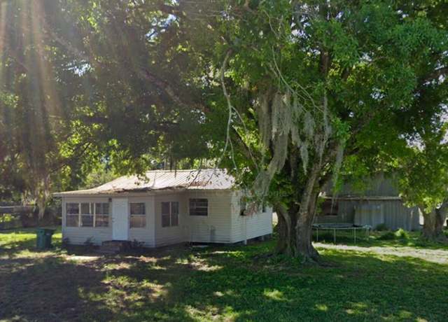 Property at 302 NE 7th St, Okeechobee, FL 34972, 2 beds, 1 bath