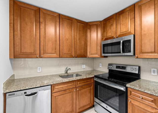 Property at 556 Mansfield N, Boca Raton, FL 33434, 2 beds, 1.5 baths