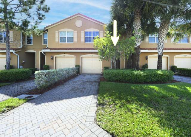 Property at 5813 Monterra Club Dr, Lake Worth, FL 33463, 3 beds, 2.5 baths