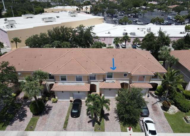 Property at 2210 Seminole Palms Drive Dr, Greenacres, FL 33463, 2 beds, 2.5 baths