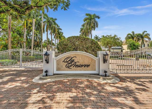 Property at 2110 SW 14 Ave, Fort Lauderdale, FL 33315, 5 beds, 4 baths