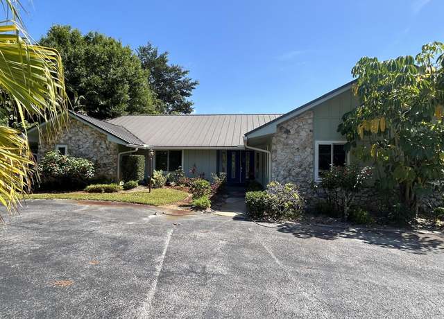 Property at 1614 SW Saint Andrews Dr, Palm City, FL 34990, 3 beds, 3 baths
