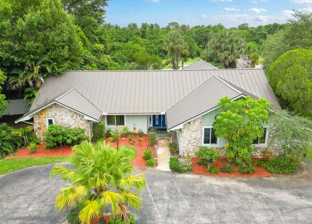 Property at 1614 SW Saint Andrews Dr, Palm City, FL 34990, 3 beds, 3 baths